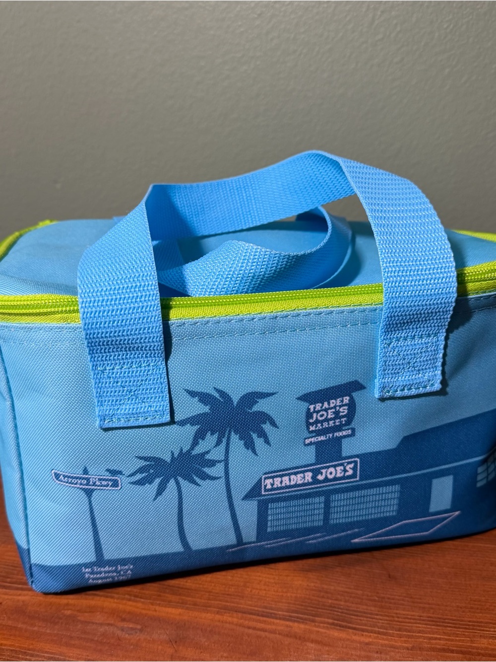 Trader Joe's Blue Insulated Lunch Bag with Lime Zipper